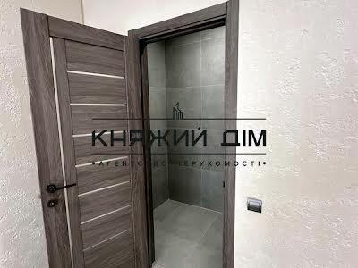 комерційна за адресою Михайла Максимовича вул. (Онуфрія Трутенка), 24