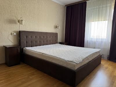 квартира за адресою Салютна вул., 42/46
