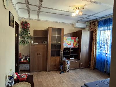 квартира за адресою Автозаводська вул., 87а