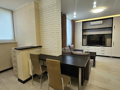 квартира за адресою Сім'ї Кульженків вул. (Петра Дегтяренка), 35