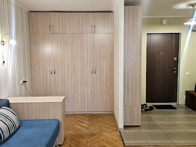 квартира по адресу Кловский спуск, 18