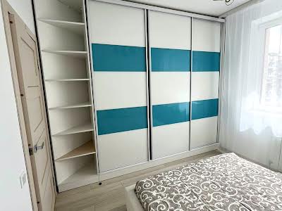 квартира за адресою Патріарха Мстислава Скрипника вул., 40