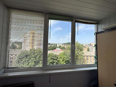 квартира за адресою Автозаводська вул., 93
