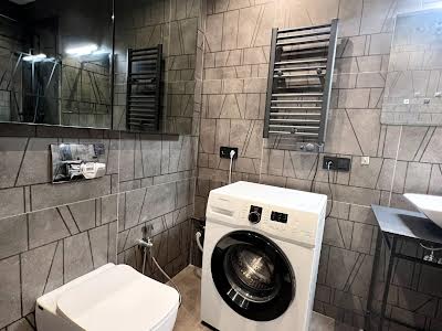 квартира за адресою Липківського, 33а