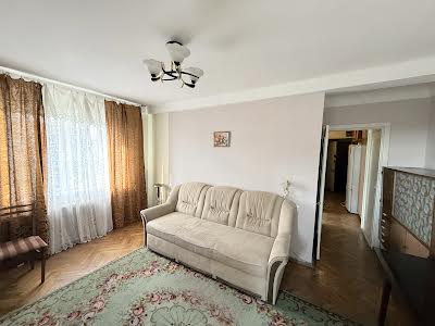 квартира за адресою Ореста Левицького вул. (Академіка Курчатова), 8