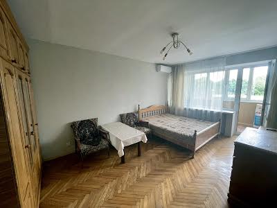 квартира по адресу Вячеслава Черновола ул., 33/30