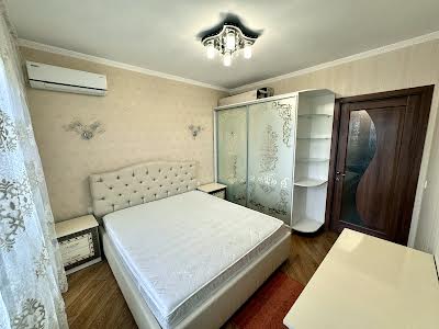 квартира за адресою Бориса Гмирі вул., 18