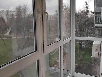 квартира за адресою Стадіонний проїзд, 2/4