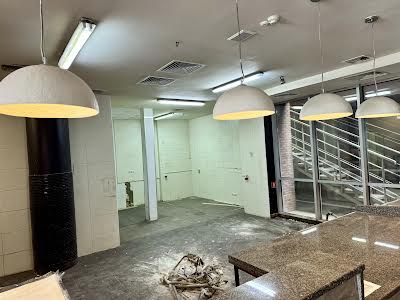 комерційна за адресою Саксаганського вул., 120