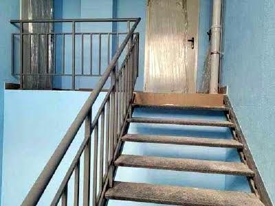 комерційна за адресою Ревуцького вул., 40-В