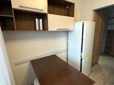 квартира за адресою Анни Ахматової вул., 16-Г