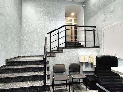 комерційна за адресою Івана Франка вул., 5б