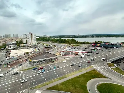 квартира по адресу Ревуцкого ул., 40-В