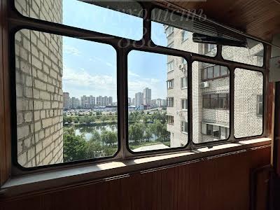 квартира за адресою Київ, Драгоманова вул., 31