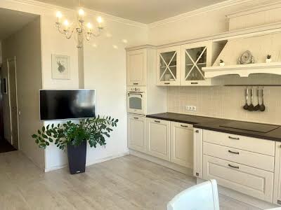 квартира за адресою Середньофонтанська вул., 19