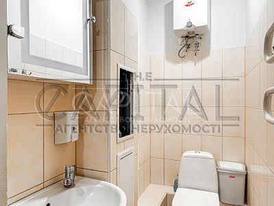 коммерческая по адресу Оболонская ул., 21