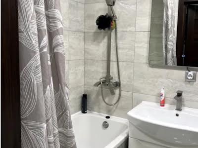 квартира за адресою Дмитра Антоновича бульв., 8