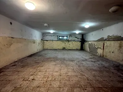 комерційна за адресою Берегова вул., 1