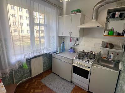 квартира по адресу Украинской Победы ул. (Академіка Сахарова), 27