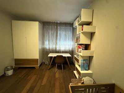 квартира за адресою Межигірська вул., 28