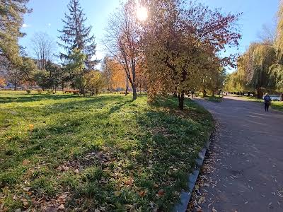 квартира за адресою вул. Небесної Сотні, 24