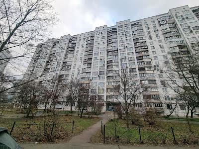 квартира за адресою Київ, Князя Романа Мстиславича вул. (Генерала Жмаченка), 18