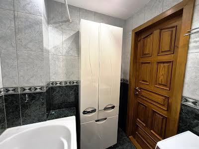 квартира за адресою Ревуцького вул., 44-Б