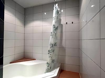 квартира за адресою Анни Ахматової вул., 47