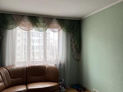 квартира за адресою Академіка Булаховського вул., 24