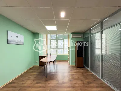 комерційна за адресою Драгоманова вул., 1-А