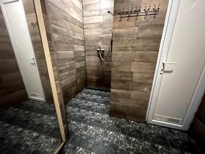 комерційна за адресою Зелена вул., 85