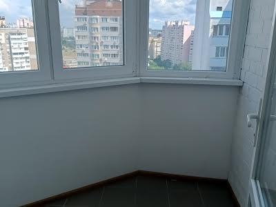 комерційна за адресою Петра Григоренка просп., 15