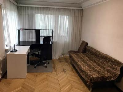 квартира по адресу Строителей ул., 19