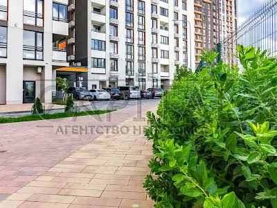 коммерческая по адресу Днепровская набережная ул., 18-Б