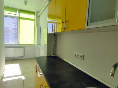 комерційна за адресою Академіка Єфремова вул. (Командарма Уборевича), 8а