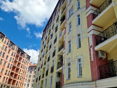 квартира за адресою Дегтярна вул., 20-А