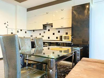 квартира за адресою Регенераторна вул., 4 к1