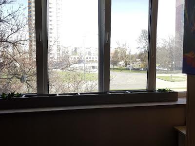 квартира за адресою Райдужна вул., 4