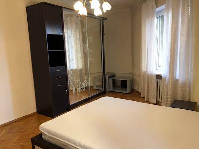 квартира за адресою Почайнинська вул., 45/48