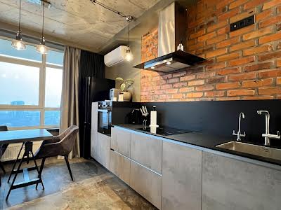 квартира за адресою Липківського, 33а