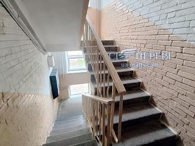 квартира за адресою Верховної Ради бульв., 18