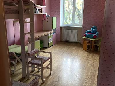 квартира за адресою Утьосова вул., 14