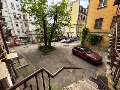 квартира за адресою Саксаганського вул., 63/28