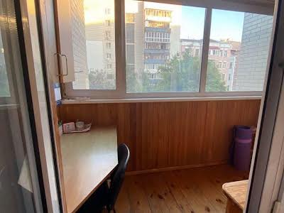 квартира за адресою Лабораторна вул., 14
