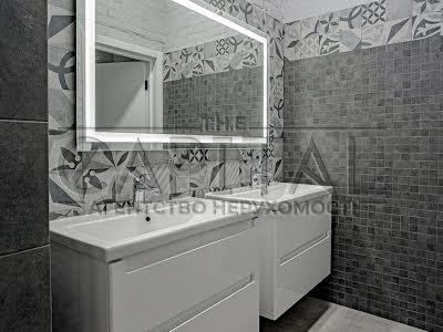 коммерческая по адресу Любомира Гузара просп. (Космонавта Комарова), 9Б