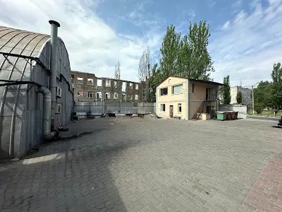комерційна за адресою Універсальна вул., 6