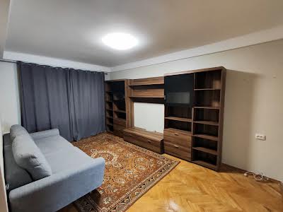 квартира за адресою Верховної Ради бульв., 22-Б