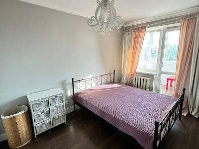 квартира за адресою Дегтярівська вул., 6