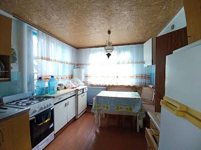 дом по адресу с. Погребы, Садова, 3