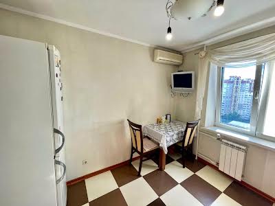 квартира по адресу Червоной Калины просп. (Владимира Маяковского), 72